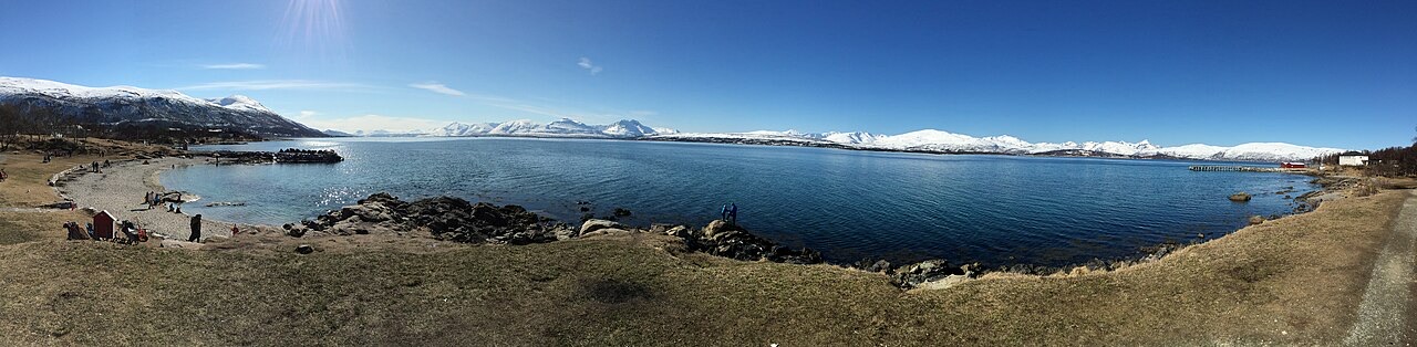 Wide view across Telegrafbukta, its shore and surrounding mountains