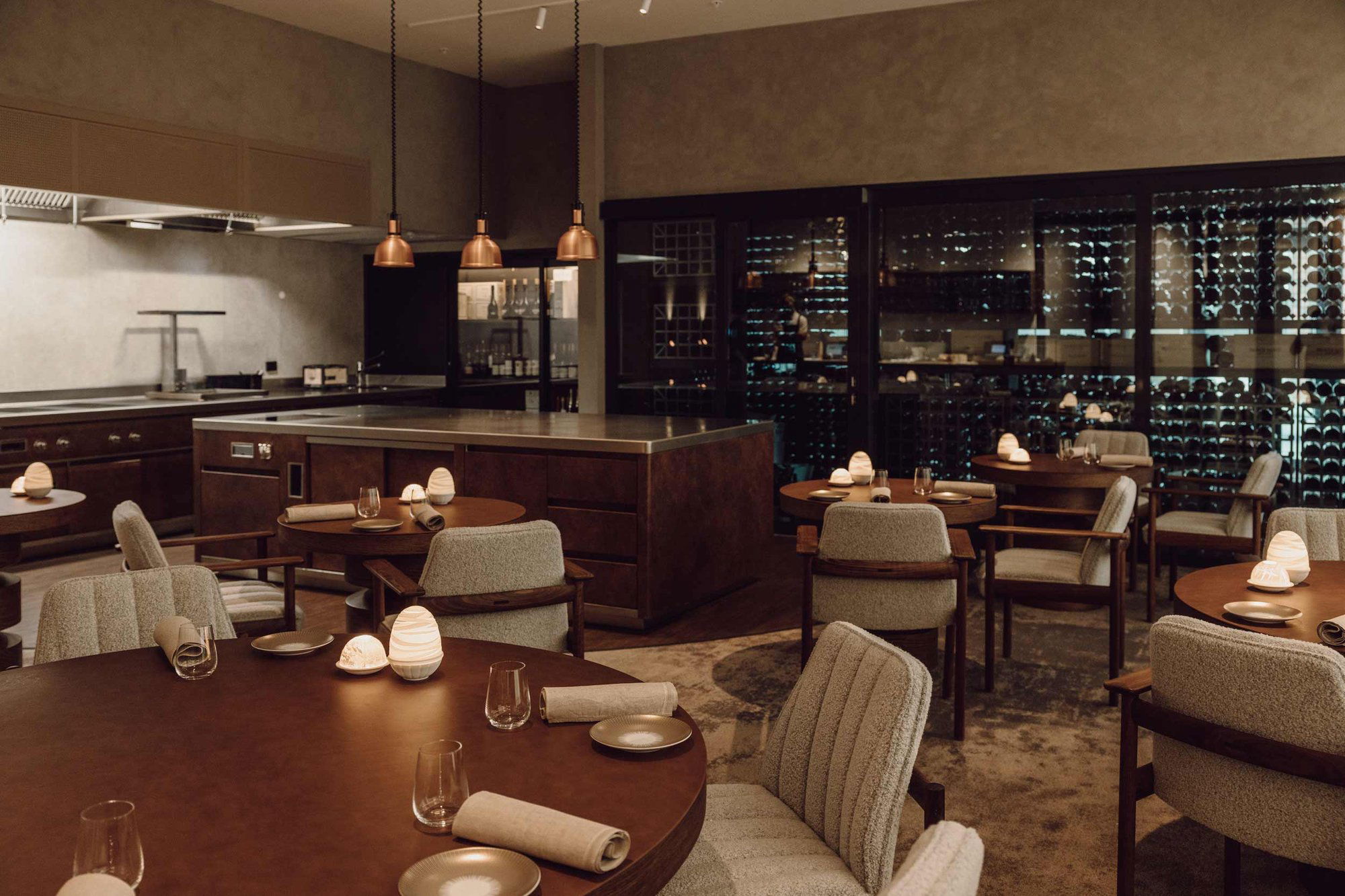 Dining room and open kitchen at Restaurant Smak in Tromsø